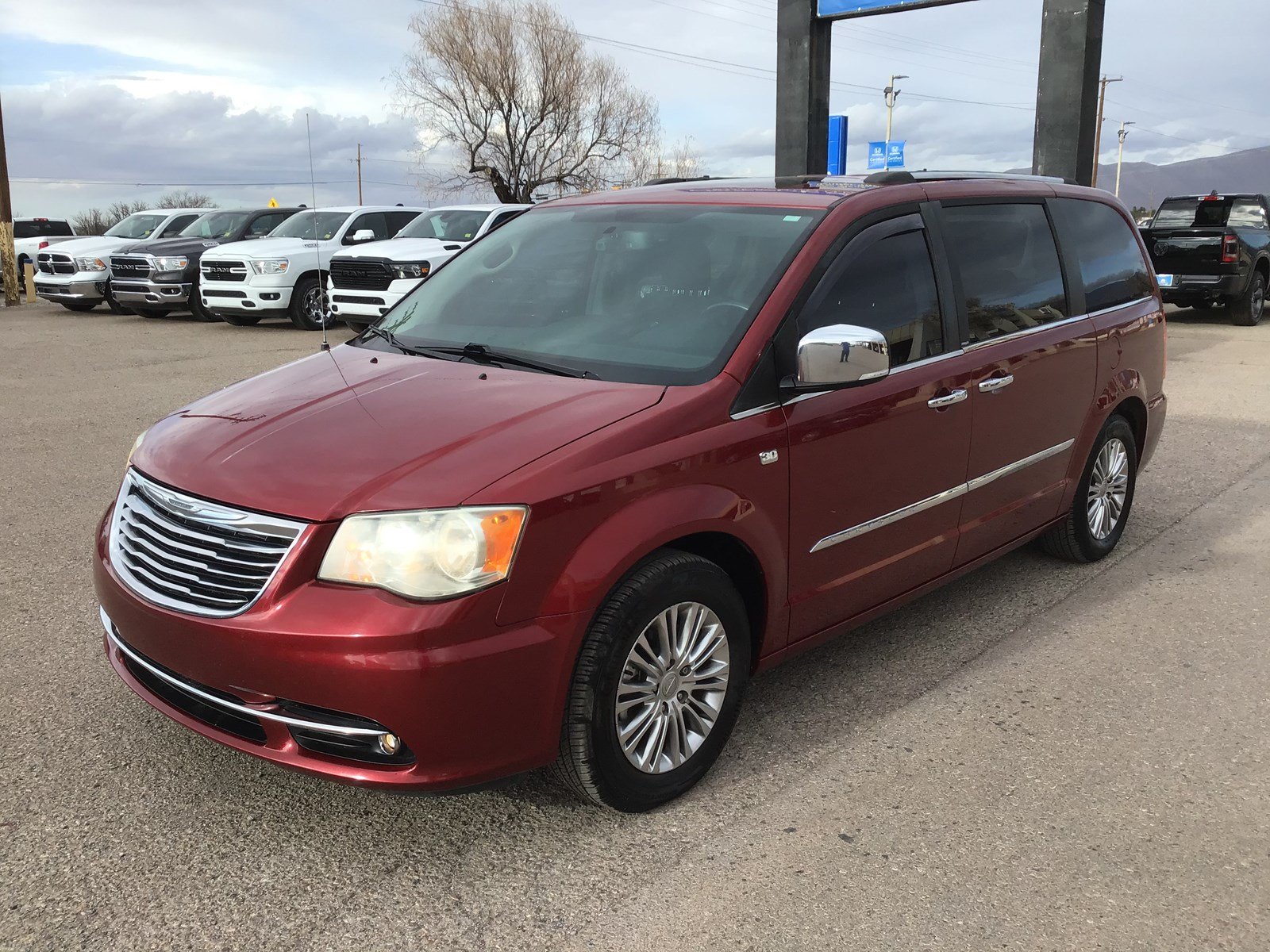 PreOwned 2014 Chrysler Town & Country TouringL 30th